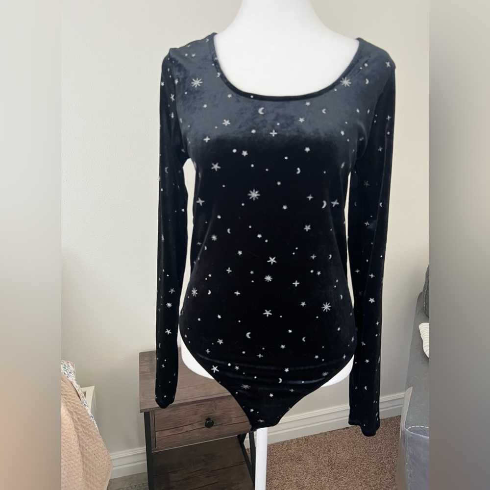 WILD FABLE | Black Velvet Silver Stars Open Back Lace Up Long Sleeve Bodysuit